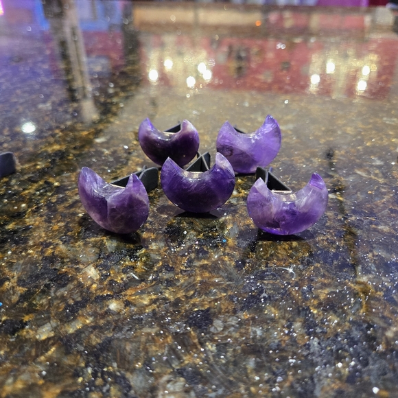 Crystal car vent clips available in the shape of a moon- super cute! 🌙 ❤️ - Picture 4 of 6